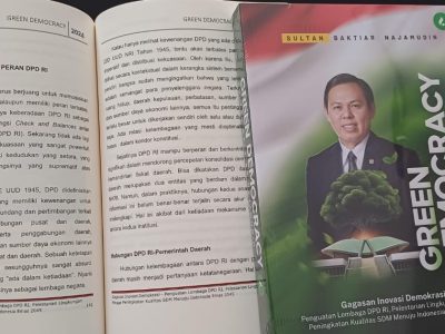 Cover Buku Green Democracy