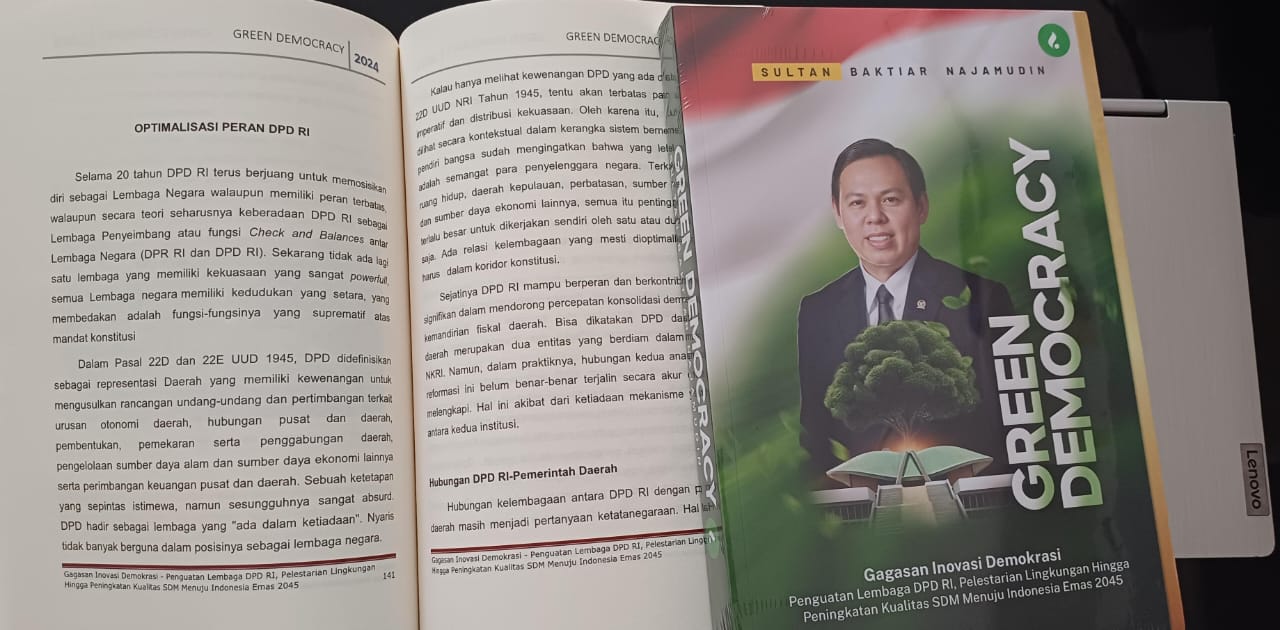 Cover Buku Green Democracy