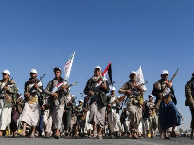 Parade Ribuan Milisi Houthi Yaman