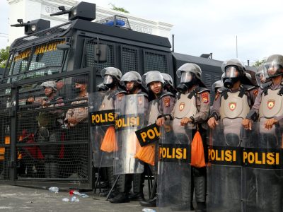 Aparat Kepolisian dalam suatu kegiatan pengamanan demonstrasi