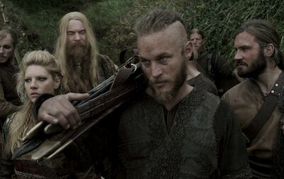 Ragnar Lothbrok bersama Lagertha dalam salah satu adegan film Series Vikings