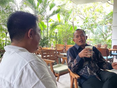 Anggota Komisi IV DPR RI Fraksi PKS, Riyono (Kanan), saat menemui Himpunan Media Senayan Jawa Timur pada Kamis (7/11/2024) kemarin di Jakarta.