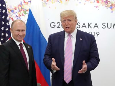 Vladimir Putin dan Donald Trump, dalam pertemuan di Osaka, 28 Juni 2019. Sumber foto : Sputnik/Mikhail Klimentyev/Kremlin via REUTERS