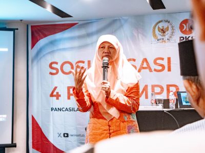 Anggota MPR RI Fraksi PKS, Reni Astuti, dalam acara Sosialisasi 4 Pilar yang digelar di Dapil Pemilihannya yakni Surabaya-Sidoarjo pada Minggu (24/11/2024) kemarin.
