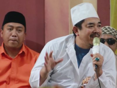KH.Kholil As'ad, Pengasuh Pondok Pesantren Wali Songo Situbondo