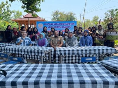 Foto bersama pedagang dan PKM