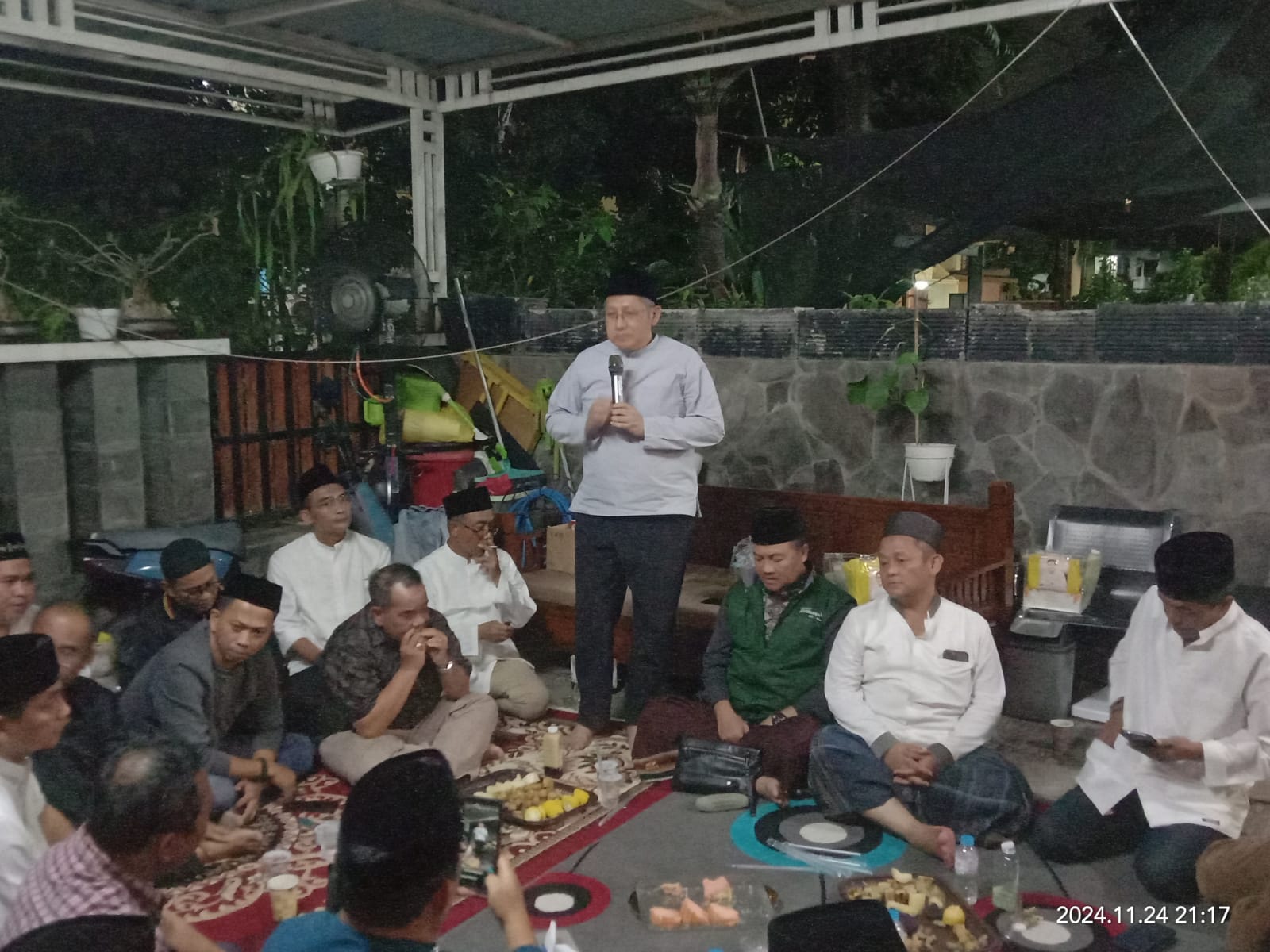 Ketua Umum Partai Kebangkitan Nusantara (PKN) sekaligus Ketua Umum PB HMI Periode 1997-1999, Anas Urbaningrum, saat menyampaikan testimoni pada Peringatan 7 Hari Almarhum Kholis Malik di Jakarta, pada Minggu (24/11/2024)