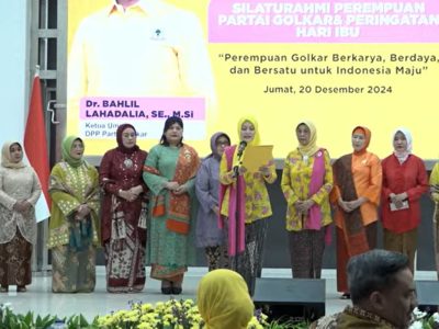 Pembacaan Manifesto Perempuan Partai Golkar oleh Noviyanti ( Bidang Pemberdayaan Perempuan Partai Golkar) dalam acara Silaturahmi Perempuan Partai Golkar sekaligus Peringatan Hari Ibu di Aula DPP Partai Golkar Slipi, Jakarta pada Jum'at (20/12/2024).