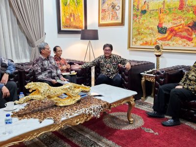 Bamsoet saat menerima Rektor Universitas Perwira Purbalingga (Unperba) Eming Sudiyana di Jakarta, Kamis (8/2/25).