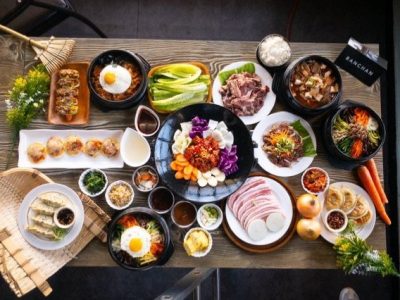 Menu yang ada di Cafe Seminyak Bali. Sumber foto : https://foodparadise.network/