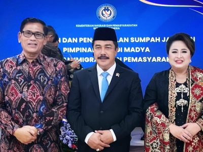 Ir. H. Abdullah Rasyid, ME (Kiri)