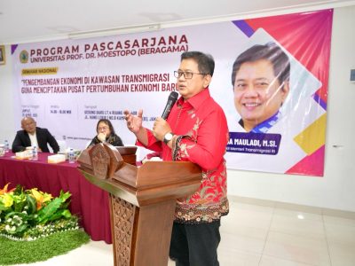 Wakil Menteri Transmigrasi, Viva Yoga Mauladi dalam acara seminar di Universitas Moestopo Beragama di Jakarta pada Jum'at (25/4/2025).
