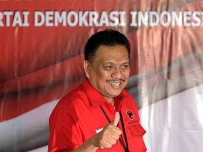 Bendahara Umum DPP PDI Perjuangan Olly Dondokambey