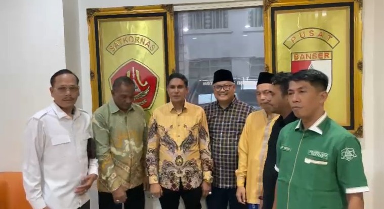 Sekretaris Jenderal DPP GRIB Jaya, H.Zulfikar, saat konferensi pers terkait persoalan Masjid Abdurrahman Wahid bersama LBH Ansor dan Satkornas BANSER di Jakarta pada Senin (5/5/2025)