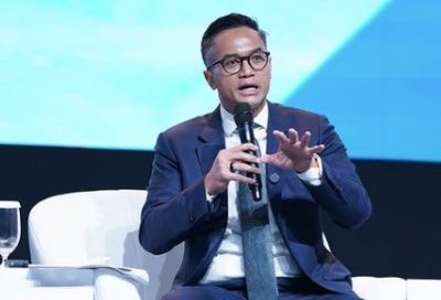 Ketua Umum Kadin Indonesia, Anindya Bakrie saat menjadi panelis dalam acara HSBC Summit 2025 Panel Discussion bertema Reimagining Indonesia's Global Competitiveness yang berlangsung di The Ritz Carlton SCBD, Jakarta, pada Selasa (22/04/2025). Sumber foto : Instagram @kadin.indonesia.official