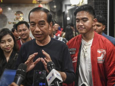 Presiden Jokowi dan Ketua Umum PSI, Kaesang Pangarep.