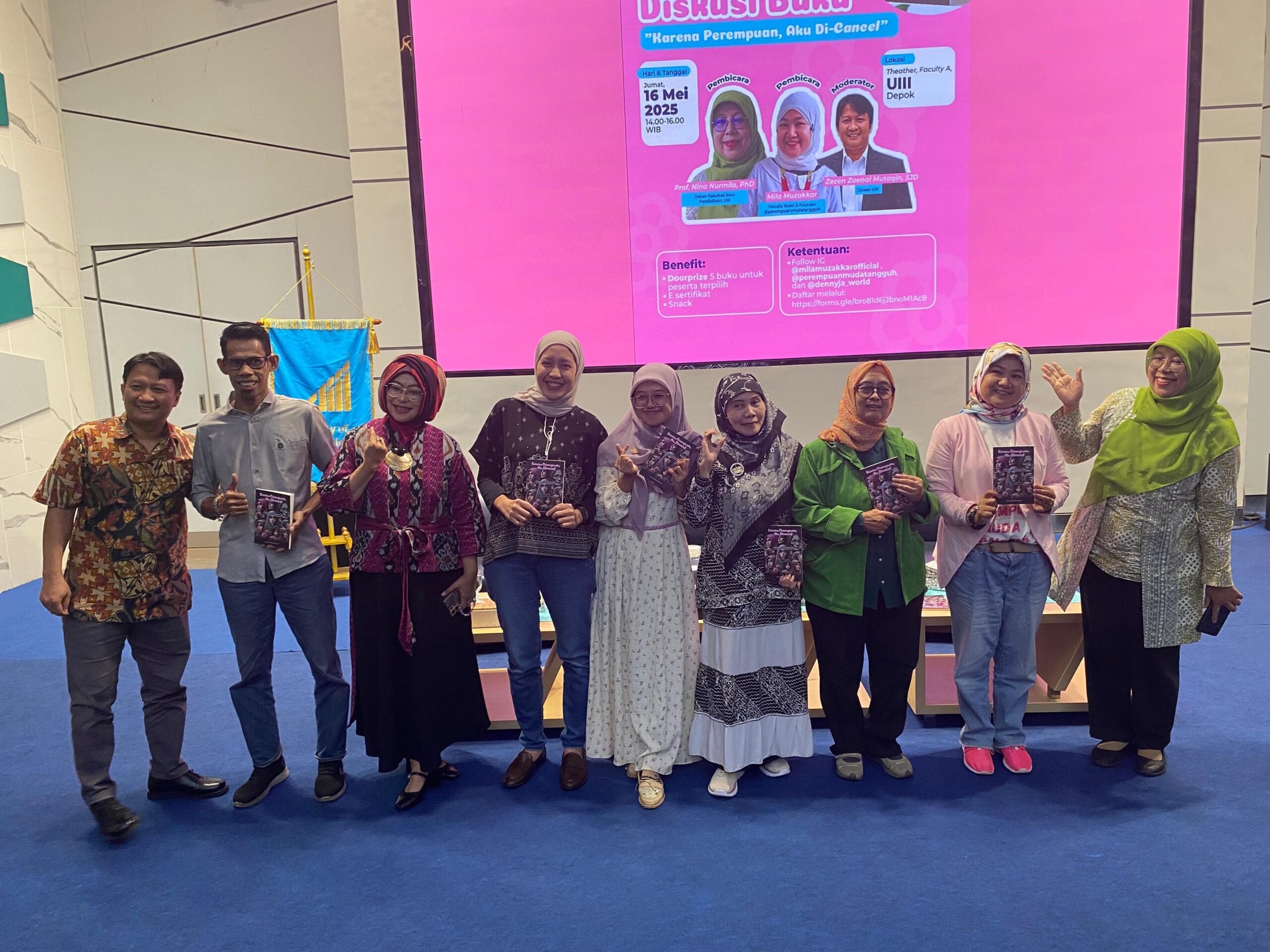 Diskusi dan Bedah Buku Karena Perempuan, Aku Di-Cancel” (Kumpulan 16 Puisi Esai Kisah Perempuan yang Menyayat Hati), karya Mila Muzakkar di Ruang Teater Fakultas A, Universitas Islam Internasional Indonesia (UIII), Depok, Jumat (16/5/2025).