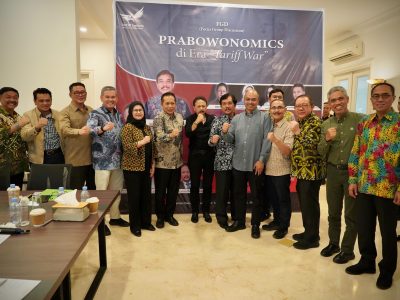 Pose bersama peserta dan narasumber diskusi yang digelar oleh Great Institute, di Jakarta, Jumat (20/06) kemarin.