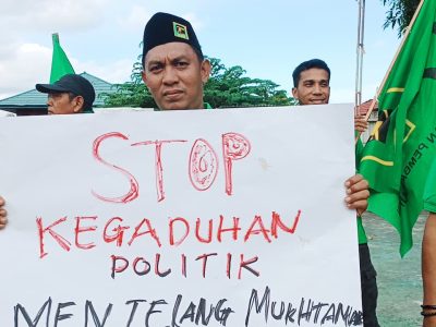 Demonstrasi kader PPP Se-Papua Barat menolak tehadap manuver yang dilakukan Romahurmuzy alias Rommy menjelang pelaksanaan Muktamar PPP.