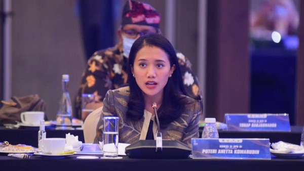Puteri Komarudin