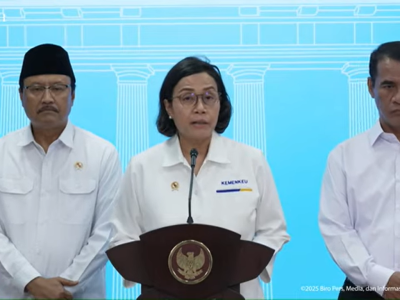 Menteri Keuangan Sri Mulyani dalam konferensi pers usai rapat terbatas bersama Presiden Prabowo di Kantor Presiden Jakarta, Senin (2/6/2025).