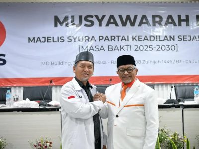 Al Muzammil Yusuf (Kiri).