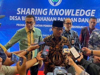 Menteri Desa dan Pembangunan Daerah Tertinggal, Yandri Susanto, dalam acara Sharing Knowledge Desa Berketahanan Pangan dan Iklim yang digelar di Jakarta, Selasa (10/6).