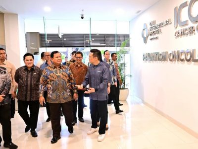 Presiden Prabowo (tengah)