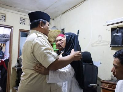 Presiden Menyambangi Kediaman Almarhum Affan Kurniawan Pengemudi Ojek Online Yang Menjadi Korban Rantis Aparat. Sumber foto : instagram @presidenrepublikindonesia