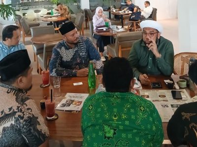 Ngabalin saat menerima kunjungan Bidang HLN DPP PUI di Agreya Cafe, Kompleks Masjid Sunda Kelapa, Jakarta, Jumat (29/08/2025).