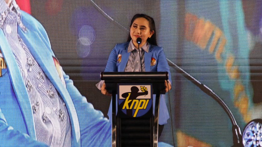 Ketua Umum DPP KNPI, Putri Khairunnisa