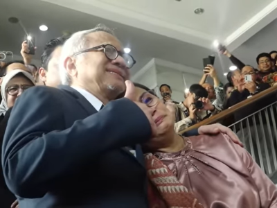 Sri Mulyani (Kanan)