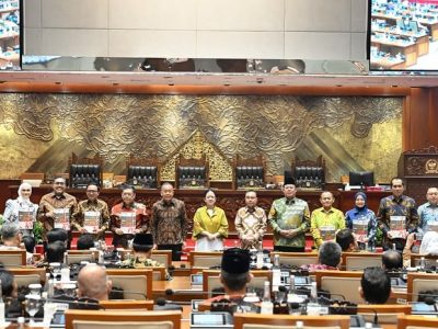 Sufmi Dasco dalam Rapat Paripurna DPR RI ke - 6 Masa Persidangan I Tahun Sidang 2025 - 2026, di Ruang Rapat Paripurna Gedung Nusantara II Senayan, Jakarta, Kamis (02/10/2025)