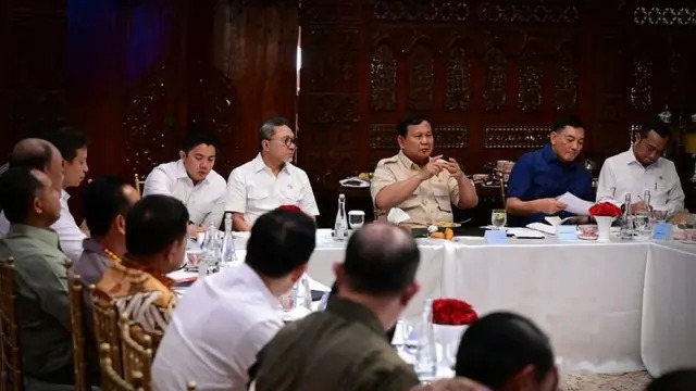 Prabowo (ketiga dari kiri)