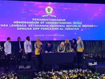 Penandatanganan MOU antara Pengajian Al Hidayah dengan LEMHANAS.