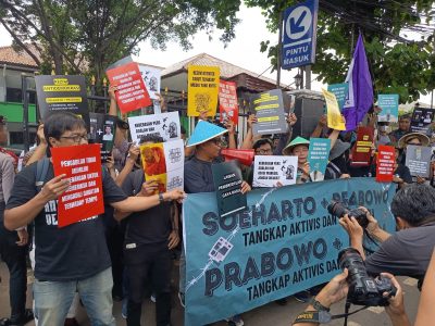 Aksi menolak pembredelan Tempo