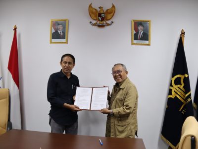 Ketua Lembaga Manajemen Kolektif Nasional (LMKN) Pencipta, Andi Mulhanan Tombolotutu (Kanan)